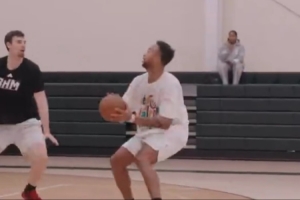 开云APP下载-练就有效！爵士新援李凯尔晒休赛期打野球视频