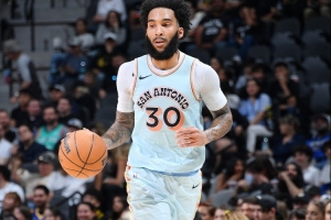 开云iOS-Scotto：马刺将前锋尚帕尼25-26赛季300万合同转为全额保障