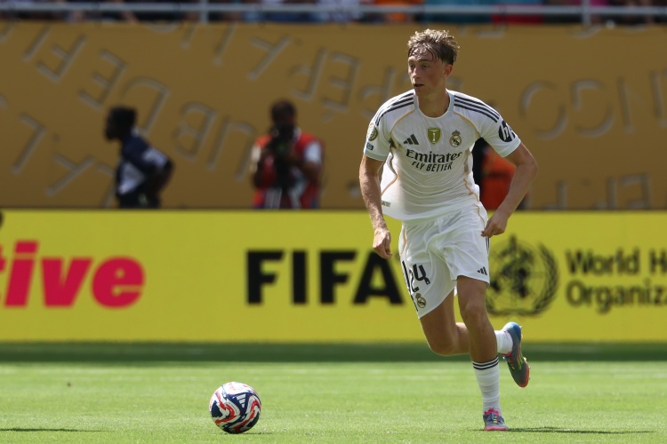 开云app-阿斯：怀森不仅是防线屏障，更是皇马进攻组织的核心枢纽