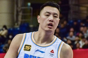 开云APP下载-翟晓川：胡金秋在要位时肯定知道自己尺寸对不上 但没有办法