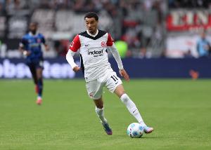 KAIYUN移动端-德天空：法兰克福高层立场坚定，其他球队想引进埃基蒂克需1亿欧