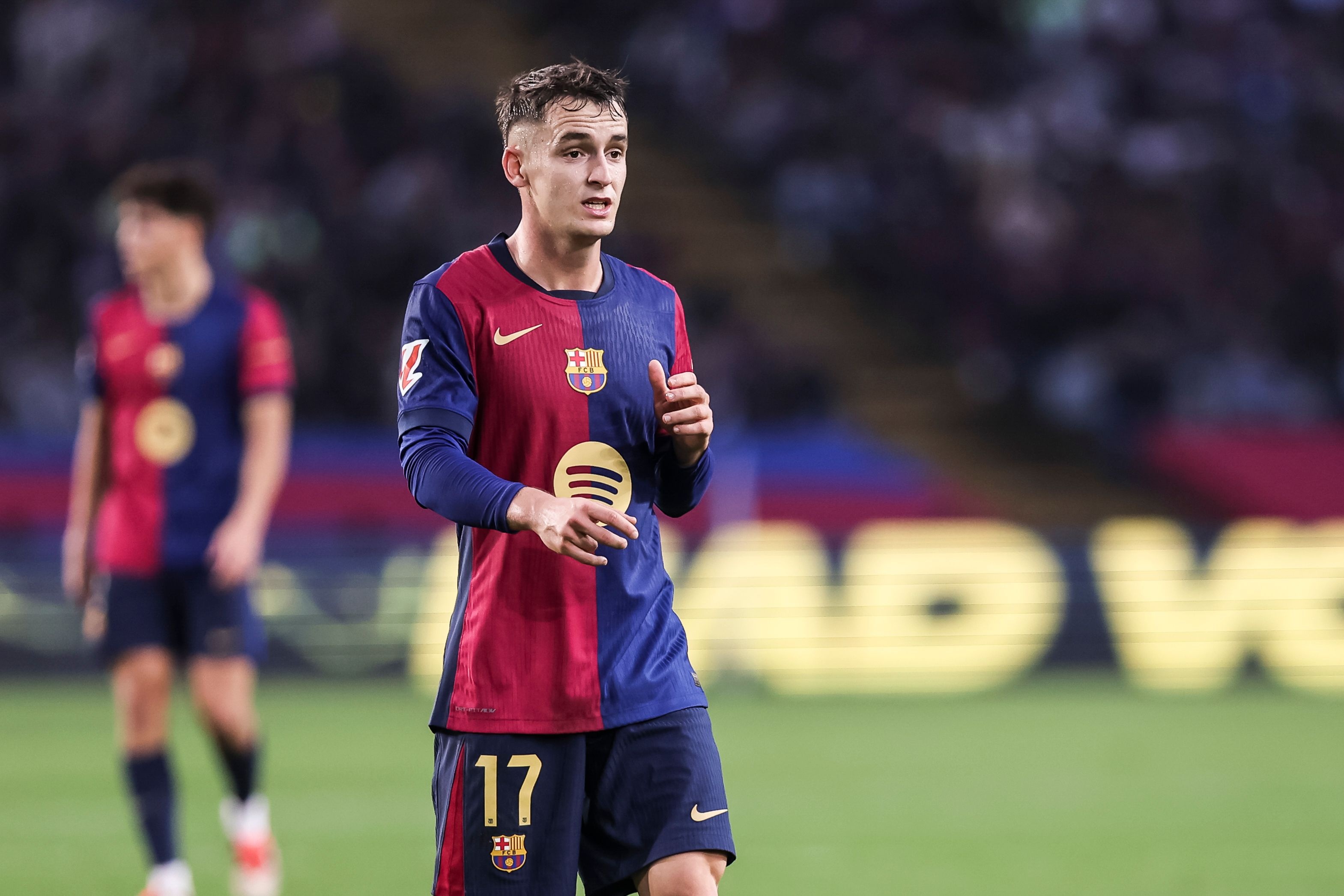 开云app-巴萨VIP席位收入待批，出售卡萨多或成备选方案