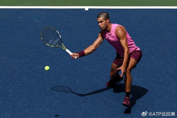 开云APP下载-阿尔卡拉斯3-0轻取达尔德里，晋级美网男单16强