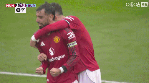 开云APP下载-不容易！曼联3-2绝杀升班马，曼联众将激动庆祝&amp;amp;齐尔克泽抱阿莫林